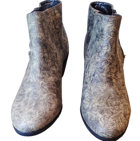 Very Volatile Women's Roces Embossed Ankle Boots, Black Rinse, US Sizes 10. - Picture 1 of 6